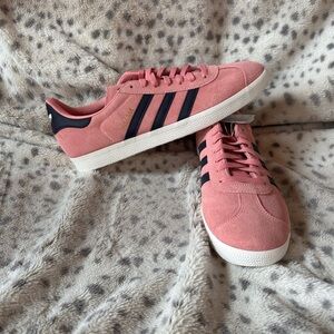 Adidas men’s Pink and Black Sneakers